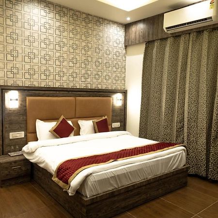 Hotel The Florence Чамба Екстериор снимка
