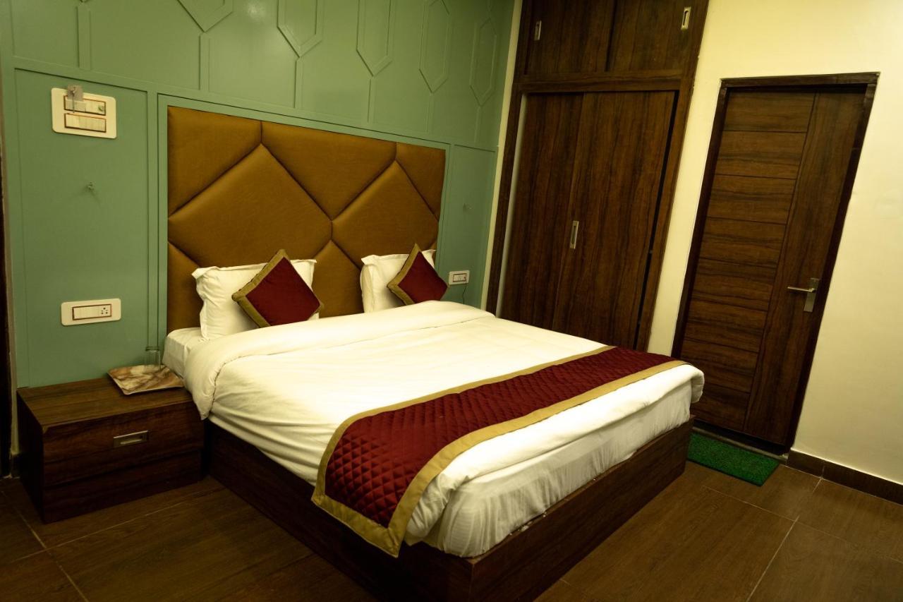 Hotel The Florence Чамба Екстериор снимка