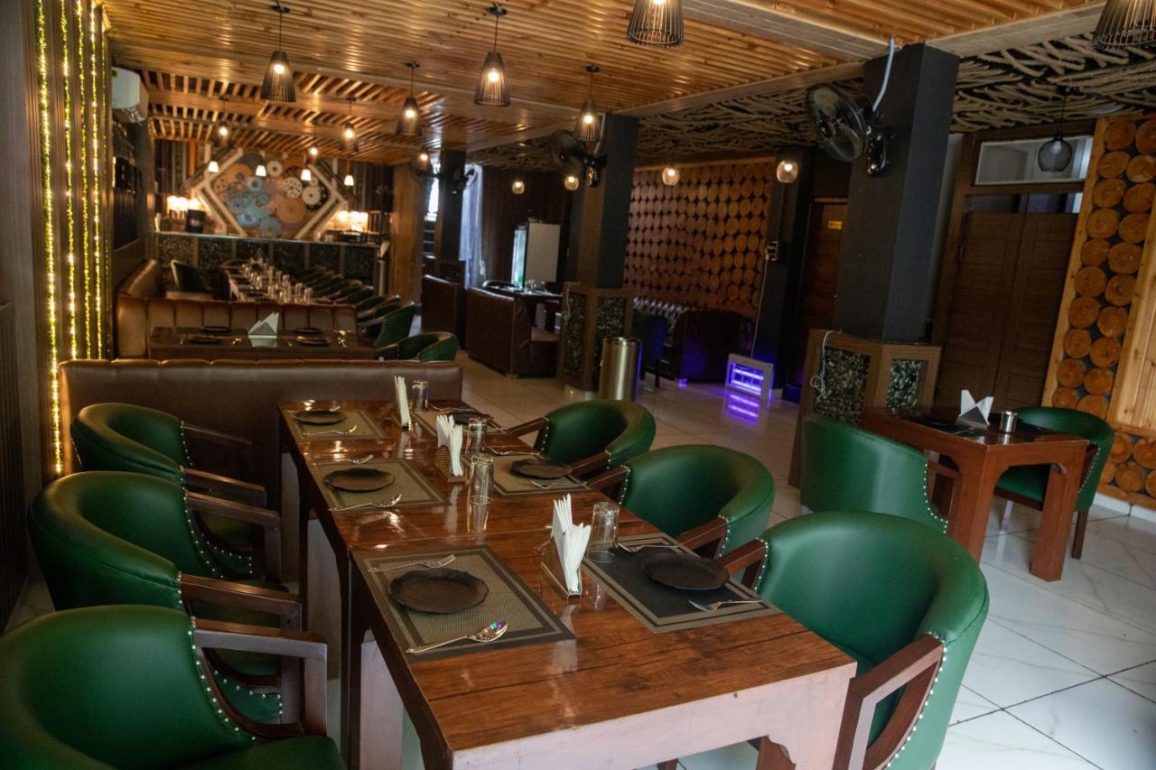 Hotel The Florence Чамба Екстериор снимка